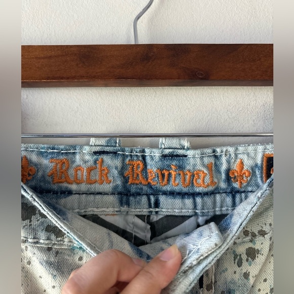 Men’s Rock Revival distressed denim shorts size 42 - Picture 4 of 11